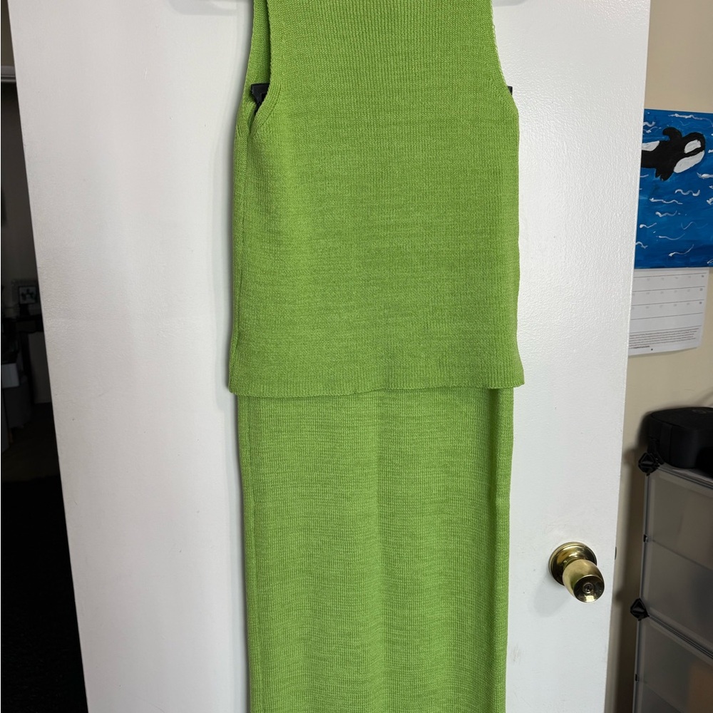 Green Sleeveless Knit 2 piece Sweater Skirt Set